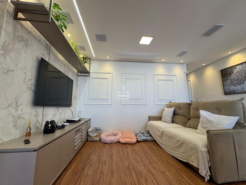 Apartamento 3 dormitórios sendo 1 suíte + 2 vagas de garagem  Guarulhos - 