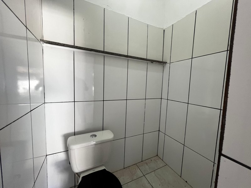 Casa com 2 Dormitórios e Espaço Comercial em Bairro Completo  Mogi das Cruzes - 