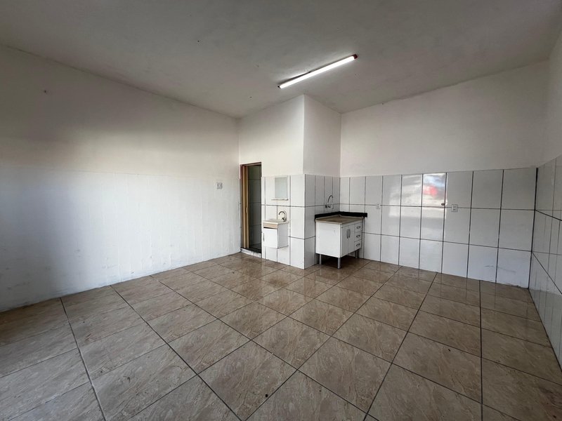 Casa com 2 Dormitórios e Espaço Comercial em Bairro Completo  Mogi das Cruzes - 