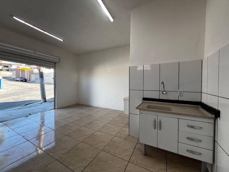 Casa com 2 Dormitórios e Espaço Comercial em Bairro Completo  Mogi das Cruzes - 