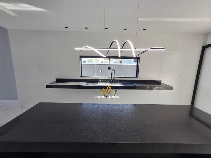 Casa à venda com 3 dormitórios 178m² por R$1.200.000,00 - Cajueiros(Itaipuaçu)-Maricá/RJ Estrada dos Cajueiros Maricá - 