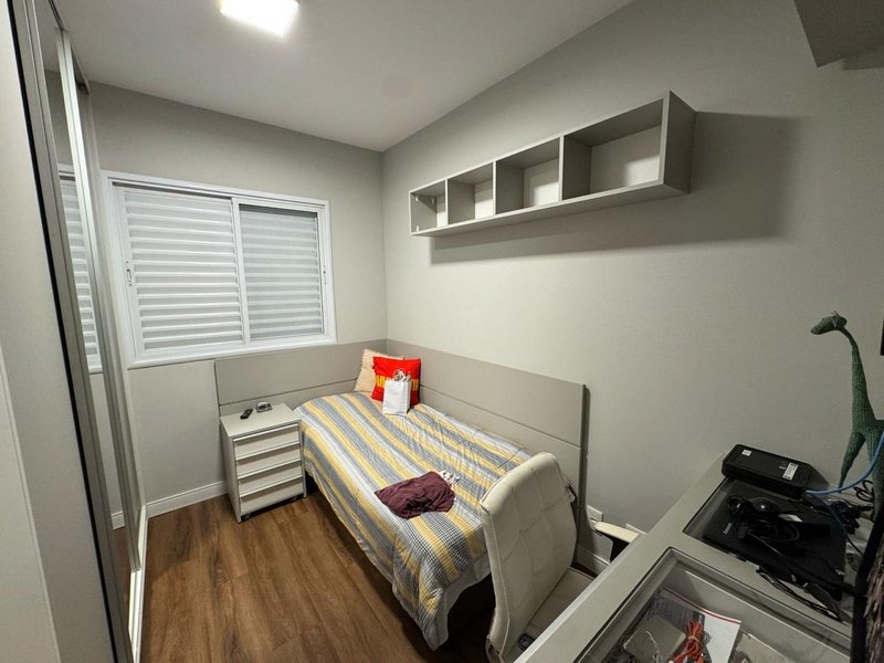 APARTAMENTO Á VENDA - 100m² - 3 DORMITÓRIOS (1 SUÍTE) - 3 BANHEIROS - 2 VAGAS Avenida Marquês de São Vicente São Paulo - 