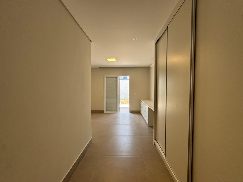 Encante-se com este Sobrado Exclusivo no Swiss Park – Elegância e Conforto em Cada Detalhe Rodovia Anhangüera Campinas - 