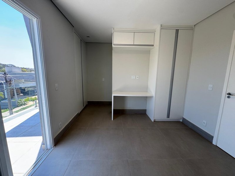 Encante-se com este Sobrado Exclusivo no Swiss Park – Elegância e Conforto em Cada Detalhe Rodovia Anhangüera Campinas - 