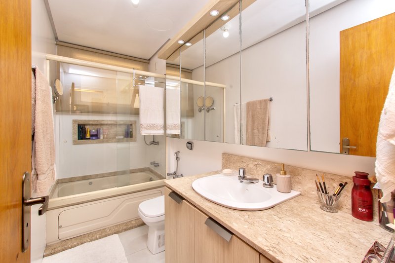 R$ 1.200.000 - PRAÇA DA ENCOL - APARTAMENTO - 128M2 - 3 DORM - SUÍTE - 1 VAGA - INFRA Rua Passo da Pátria Porto Alegre - 