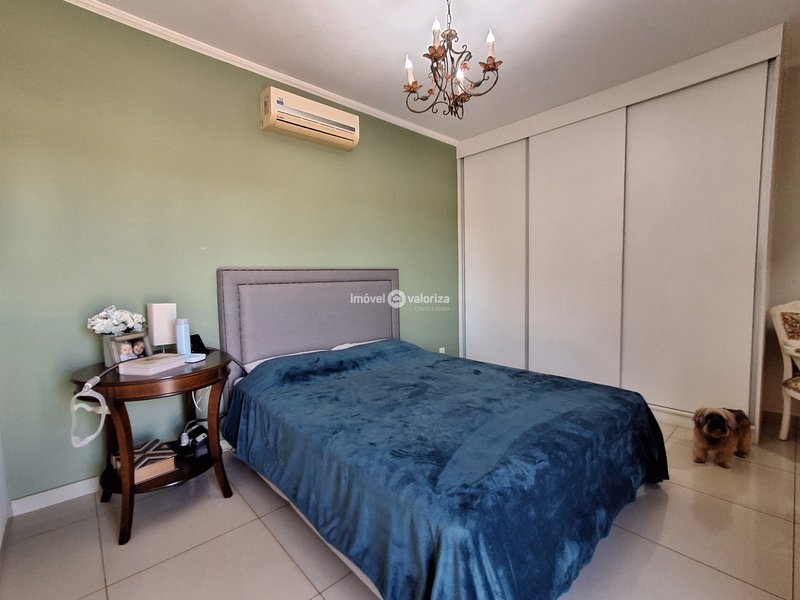 CASA COM 3 DORMITÓRIOS E UMA LINDA AREÁ DE LAZER NO ALTO DA COLINA II  Avaré - 