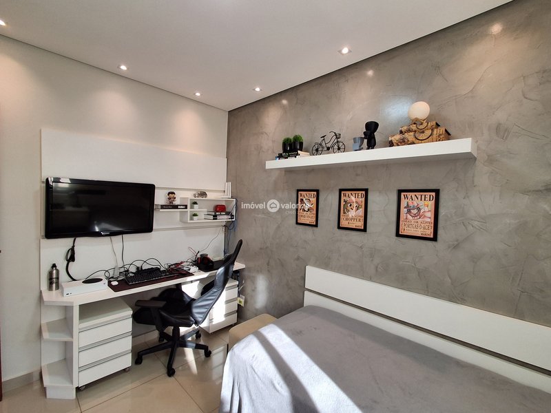 CASA COM 3 DORMITÓRIOS E UMA LINDA AREÁ DE LAZER NO ALTO DA COLINA II  Avaré - 