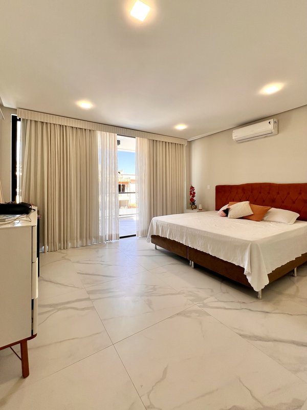 Casa duplex magnífica com 4 suítes em Vargem Pequena  Rio de Janeiro - 