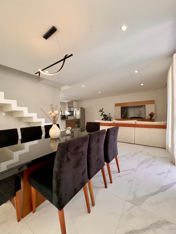 Casa duplex magnífica com 4 suítes em Vargem Pequena  Rio de Janeiro - 