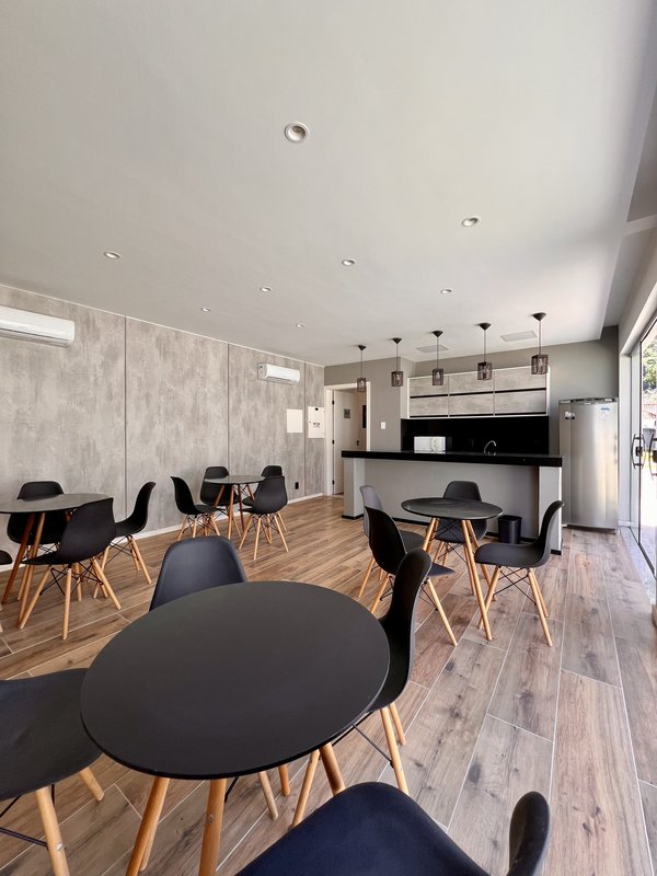 Casa duplex magnífica com 4 suítes em Vargem Pequena  Rio de Janeiro - 