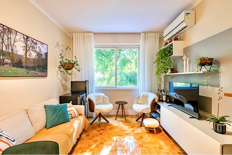 R$ 460.000 - BELO E CHARMOSO APARTAMENTO - 91M2 - 2 DORM - SACADA - 1 VAGA Rua Eça de Queiroz Porto Alegre - 
