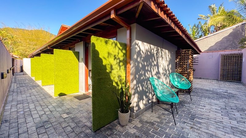 Casa com Flats em Barra do Una – VENDA OU LOCAÇÃO ANUAL  São Sebastião - 