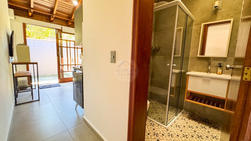 Casa com Flats em Barra do Una – VENDA OU LOCAÇÃO ANUAL  São Sebastião - 