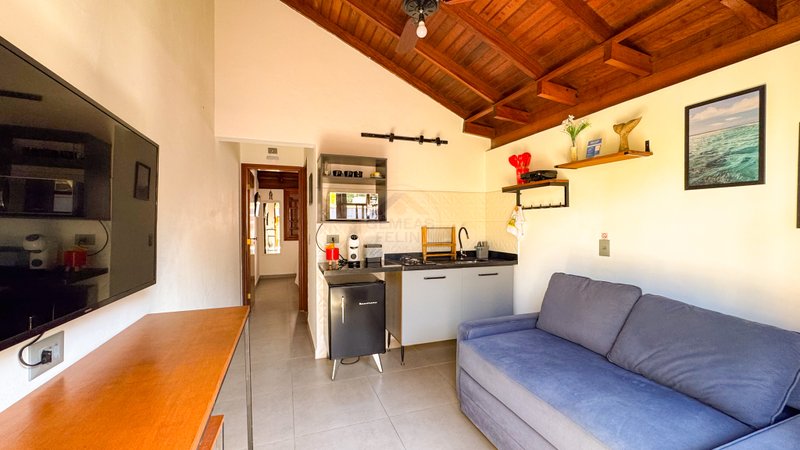Casa com Flats em Barra do Una – VENDA OU LOCAÇÃO ANUAL  São Sebastião - 