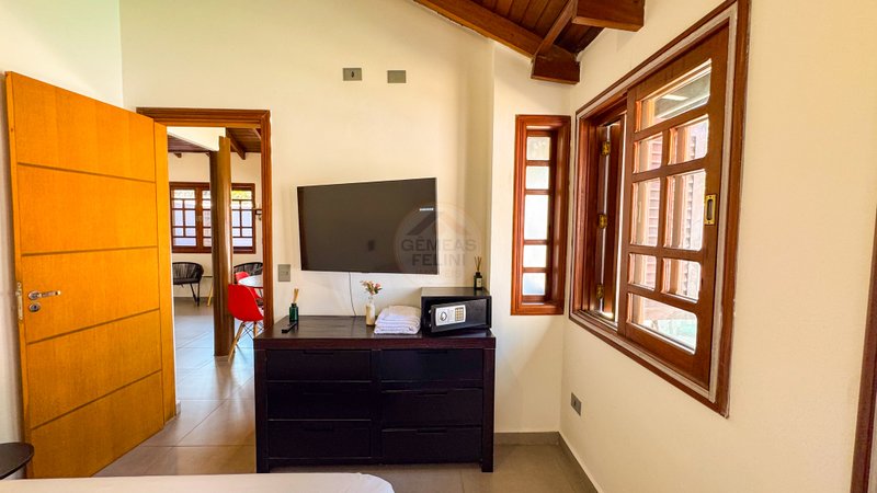 Casa com Flats em Barra do Una – VENDA OU LOCAÇÃO ANUAL  São Sebastião - 