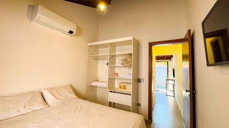 Casa com Flats em Barra do Una – VENDA OU LOCAÇÃO ANUAL  São Sebastião - 