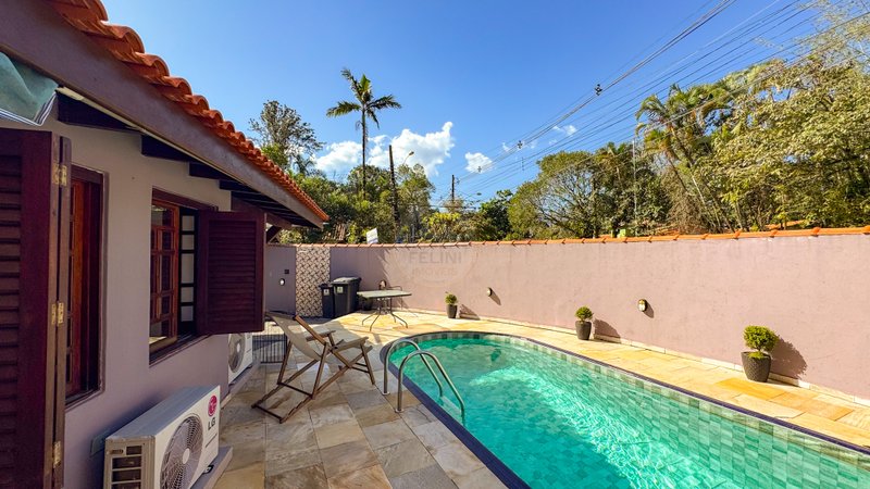 Casa com Flats em Barra do Una – VENDA OU LOCAÇÃO ANUAL  São Sebastião - 