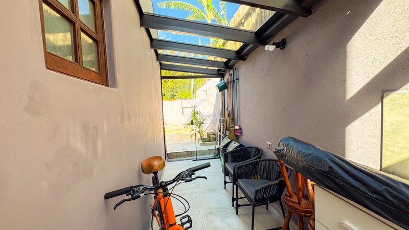Casa com Flats em Barra do Una – VENDA OU LOCAÇÃO ANUAL  São Sebastião - 