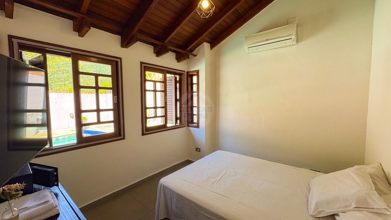 Casa com Flats em Barra do Una – VENDA OU LOCAÇÃO ANUAL  São Sebastião - 