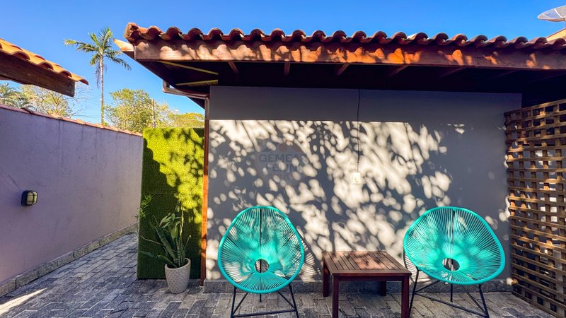Casa com Flats em Barra do Una – VENDA OU LOCAÇÃO ANUAL  São Sebastião - 