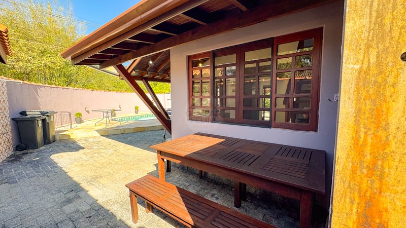 Casa com Flats em Barra do Una – VENDA OU LOCAÇÃO ANUAL  São Sebastião - 