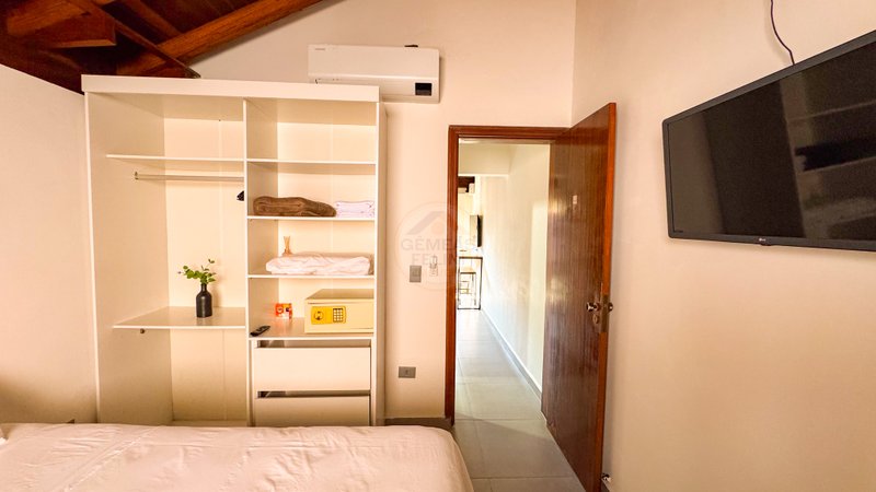 Casa com Flats em Barra do Una – VENDA OU LOCAÇÃO ANUAL  São Sebastião - 