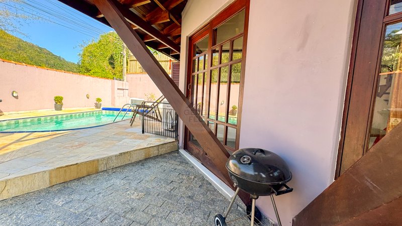 Casa com Flats em Barra do Una – VENDA OU LOCAÇÃO ANUAL  São Sebastião - 