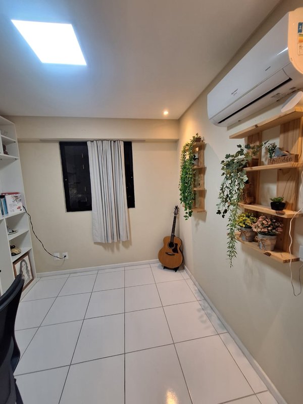 Apartamento à venda com 3 quartos sendo uma suíte, 84m² área útil por R$ 780.000,00 Rua Nogueira de Souza Recife - 