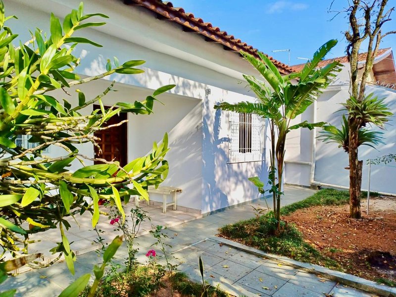 🏡 Oportunidade em um dos bairros mais tradicionais de Caraguatatuba!  Caraguatatuba - 