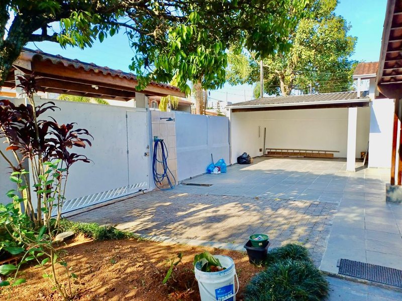 🏡 Oportunidade em um dos bairros mais tradicionais de Caraguatatuba!  Caraguatatuba - 