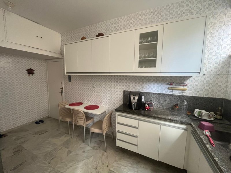 APARTAMENTO 3 QUARTOS 2 SANITÁRIOS SOCIAIS DEPENDÊNCIA GARAGEM À VENDA NA GRAÇA! Av Euclides da Cunha Salvador - 