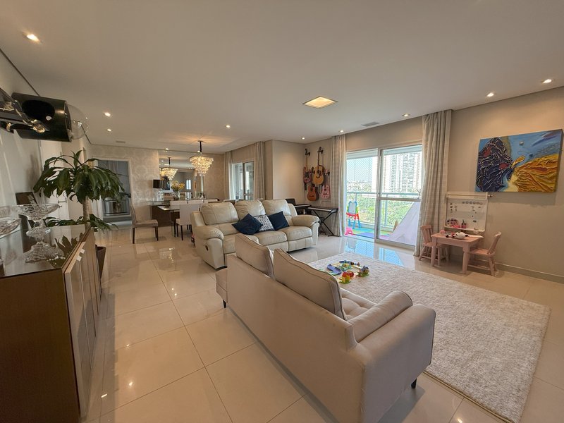 APTO 170M² 3 SUITES 3 VAGAS FORTE DO GOLF VILA SÃO FRANCISCO Rua Doutor Paulo Ferraz da Costa Aguiar Osasco - 