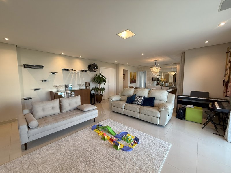APTO 170M² 3 SUITES 3 VAGAS FORTE DO GOLF VILA SÃO FRANCISCO Rua Doutor Paulo Ferraz da Costa Aguiar Osasco - 