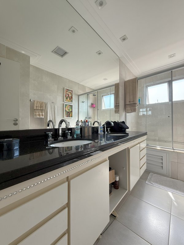 APTO 170M² 3 SUITES 3 VAGAS FORTE DO GOLF VILA SÃO FRANCISCO Rua Doutor Paulo Ferraz da Costa Aguiar Osasco - 