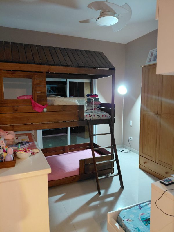 Casa à venda em condomínio alto padrão Rua Sabiá Santana de Parnaíba - 