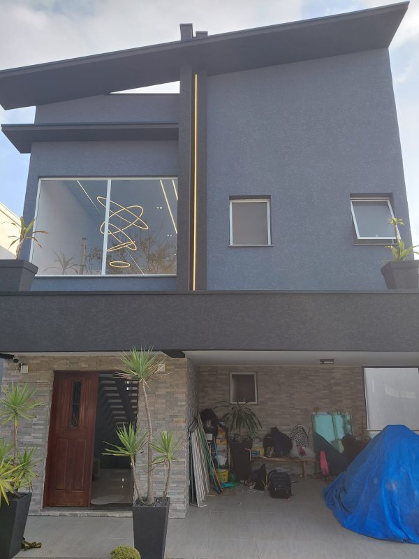 Casa à venda em condomínio alto padrão Rua Sabiá Santana de Parnaíba - 