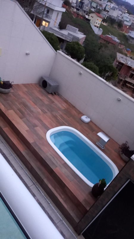 Casa à venda em condomínio alto padrão Rua Sabiá Santana de Parnaíba - 