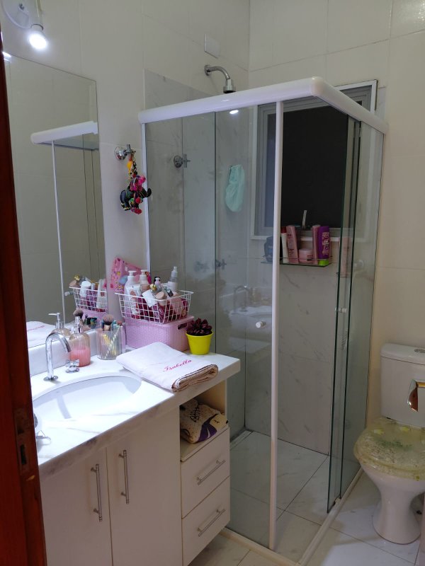 Casa à venda em condomínio alto padrão Rua Sabiá Santana de Parnaíba - 