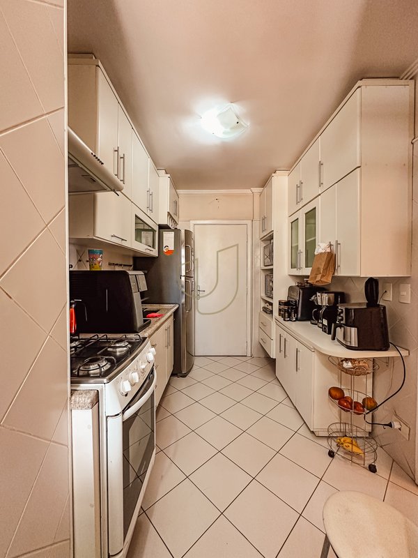 Apartamento com 3 Dormitórios no Condomínio Edifício Fontana Di Trevi Rua do Aruana São José dos Campos - 