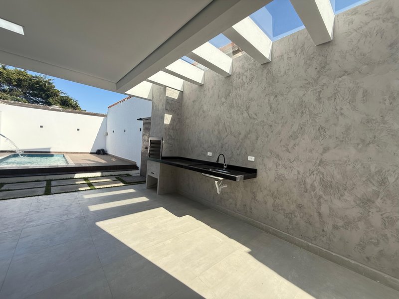 ✨ Sobrado novo com piscina no bairro Porto Novo  Caraguatatuba - 