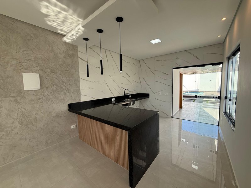 ✨ Sobrado novo com piscina no bairro Porto Novo  Caraguatatuba - 