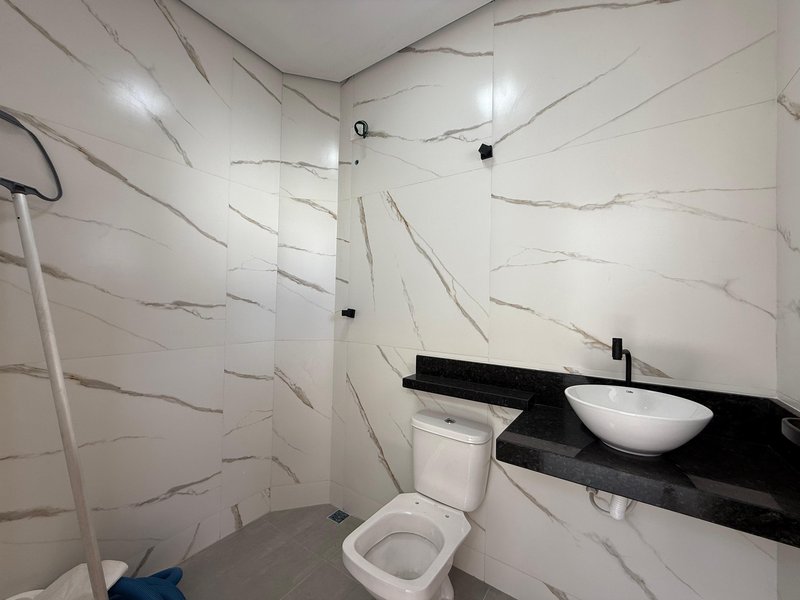 ✨ Sobrado novo com piscina no bairro Porto Novo  Caraguatatuba - 