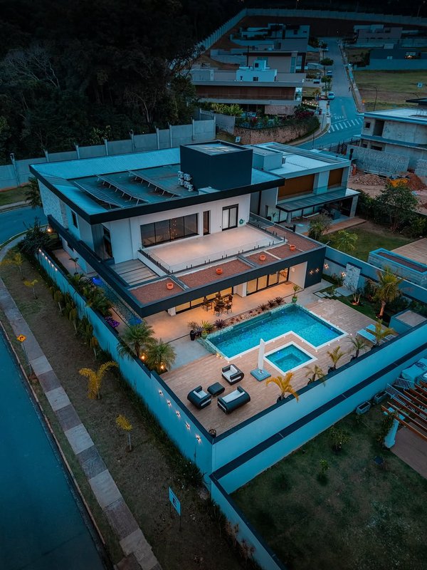 MANSÃO EXCLUSIVA EM JUNDIAÍ PORTEIRA FECHADA NA MELHOR LOCALIZAÇÃO Rua Marajoara Jundiaí - 
