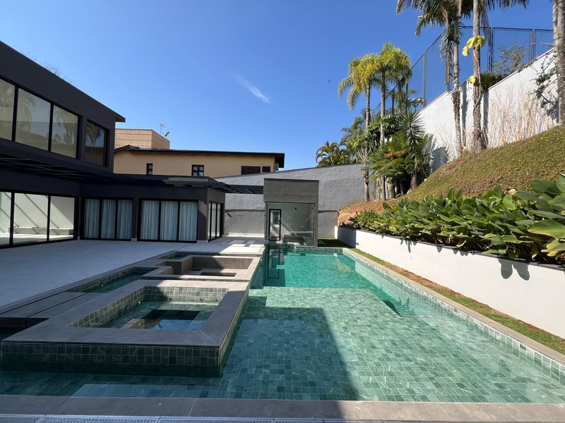 MANSÃO DE LUXO IMPECÁVEL NO CORAÇÃO DO ALPHAVILLE 1 Alameda Mamoré Barueri - 