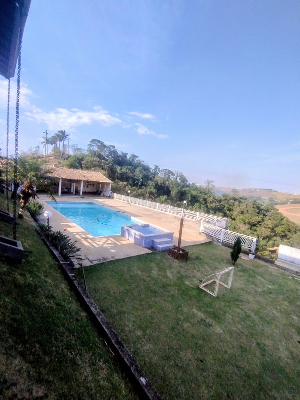 Ótima chácara pé na água à venda na Fazenda São Pedro  Igaratá - 