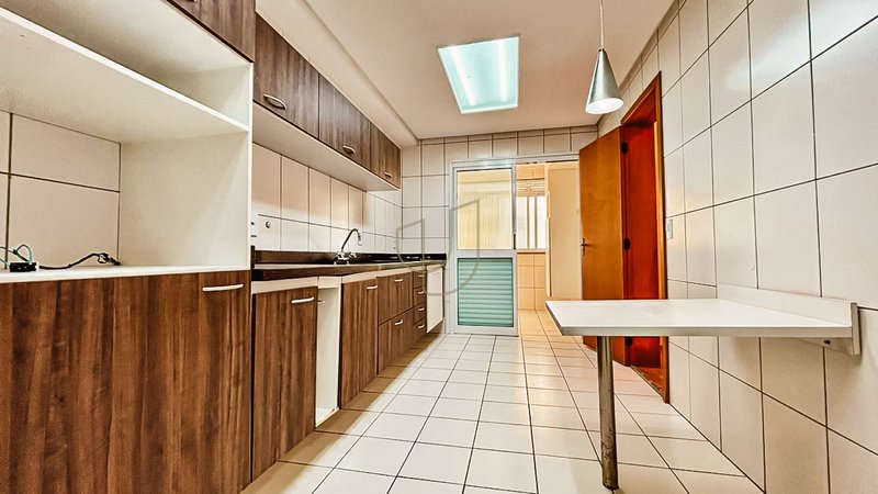 Apartamento com 2 Suítes no Condomínio Residencial Paloma Rua do Aruana São José dos Campos - 