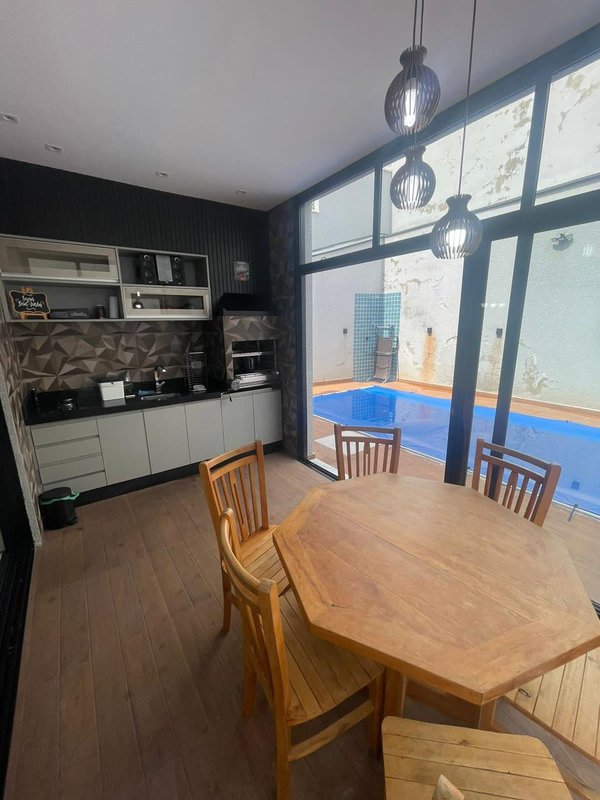 Casa à venda em condomínio de luxo Rua Sabiá Santana de Parnaíba - 