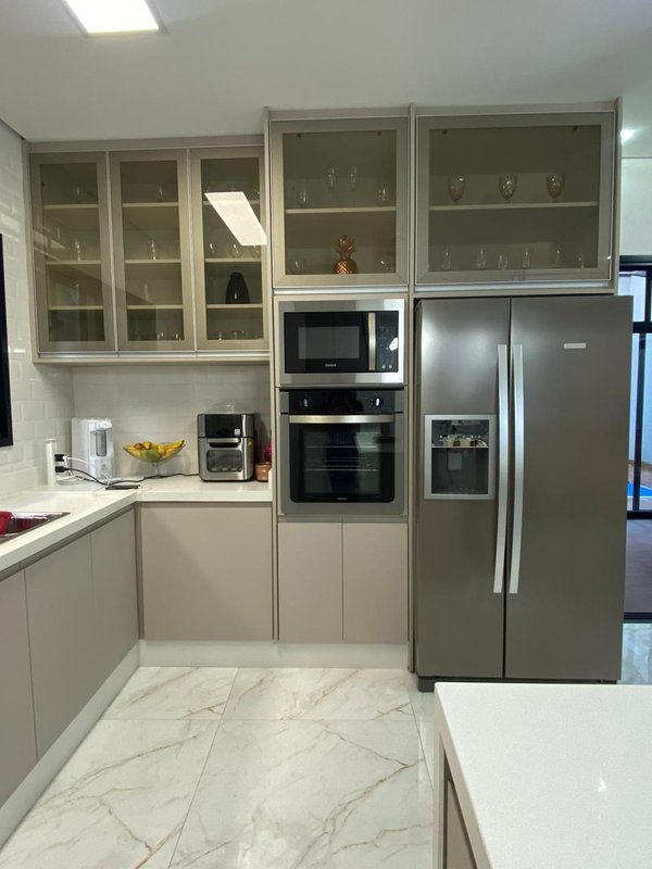 Casa à venda em condomínio de luxo Rua Sabiá Santana de Parnaíba - 