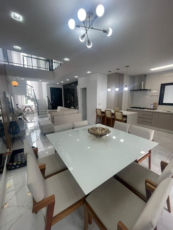 Casa à venda em condomínio de luxo Rua Sabiá Santana de Parnaíba - 