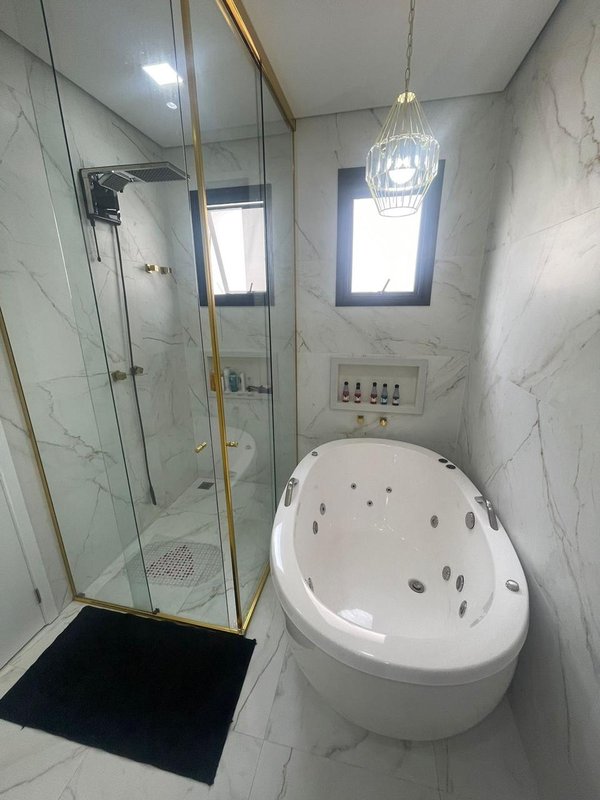 Casa à venda em condomínio de luxo Rua Sabiá Santana de Parnaíba - 
